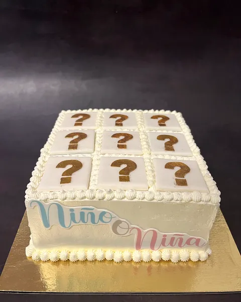 Tarta «¿Niño o niña?» con interrogantes