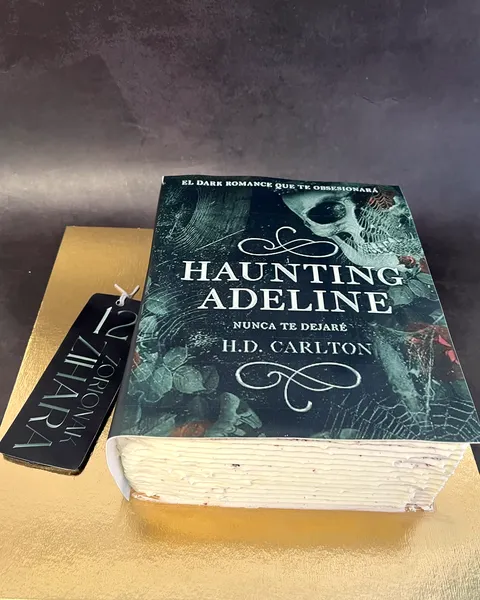 Tarta libro «Haunting Adeline»