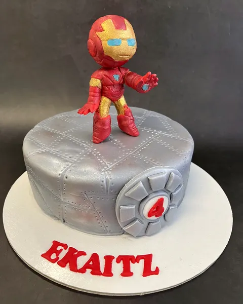 Tarta de Iron Man con el 4