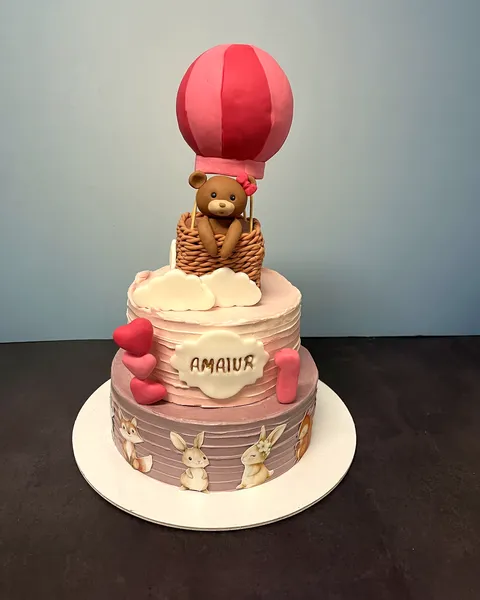 Tarta con osito en globo
