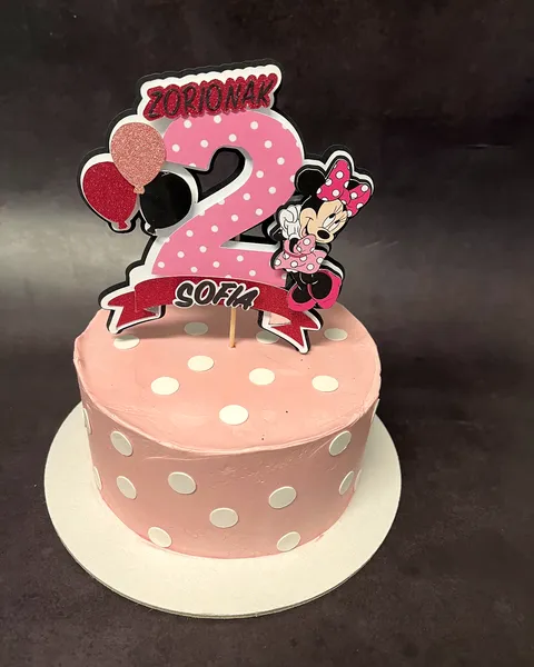 Tarta rosa de Minnie con el 2