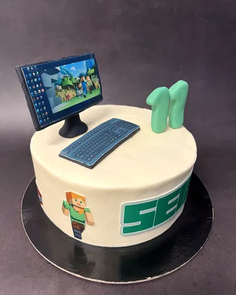 Tarta de Minecraft con ordenador y el 11