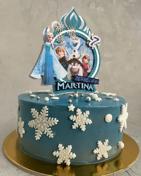 Tarta de Frozen con copos de nieve