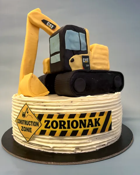Tarta con excavadora
