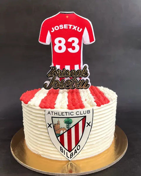 Tarta del Athletic con camiseta