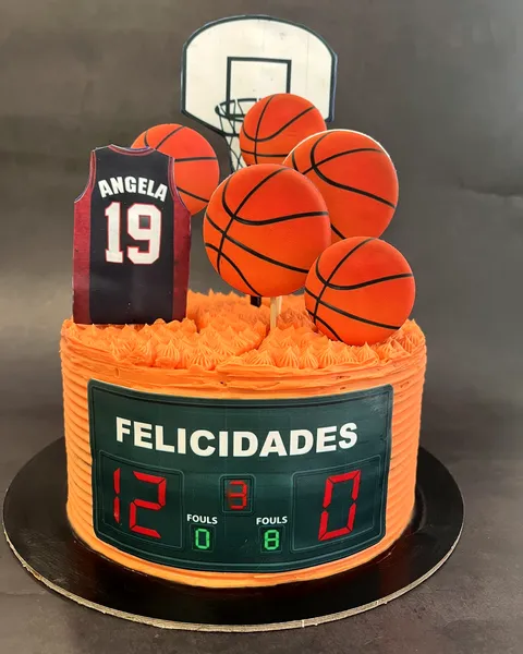 Tarta de baloncesto con marcador