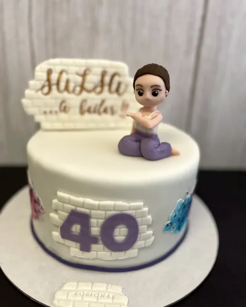 Tarta de baile con figura y el 40