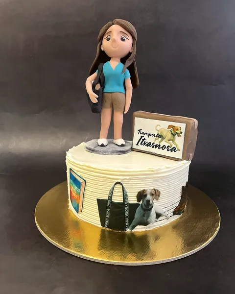 Tarta con figura y perrito