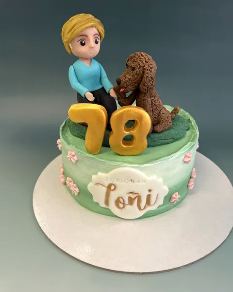 Tarta con figura, perro de agua y el 78