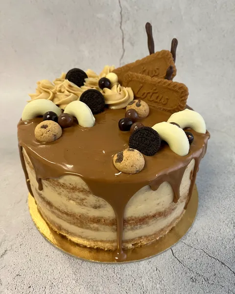 Tarta con goteo de caramelo