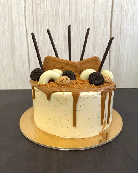 Tarta de galleta Lotus con goteo de caramelo