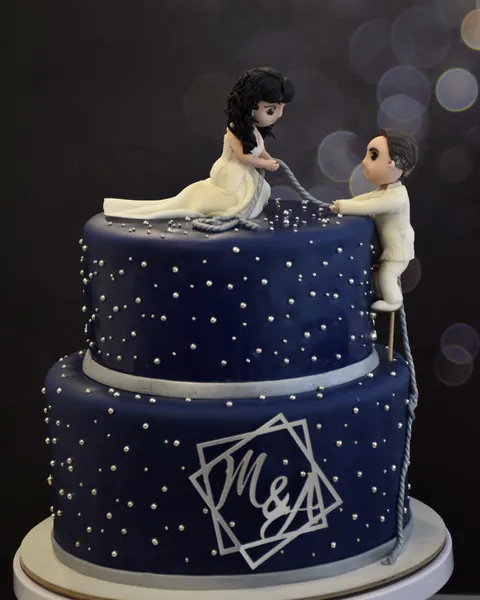 Tarta de boda azul noche