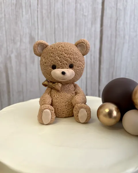Osito de peluche de fondant con esferas