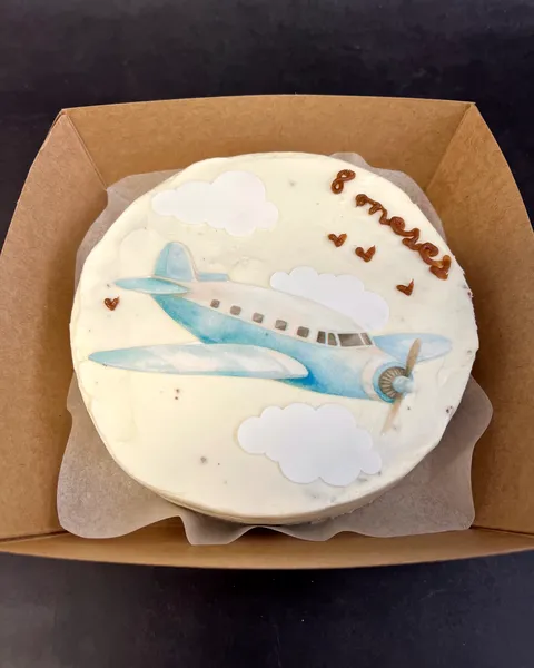 Bento cake con avión